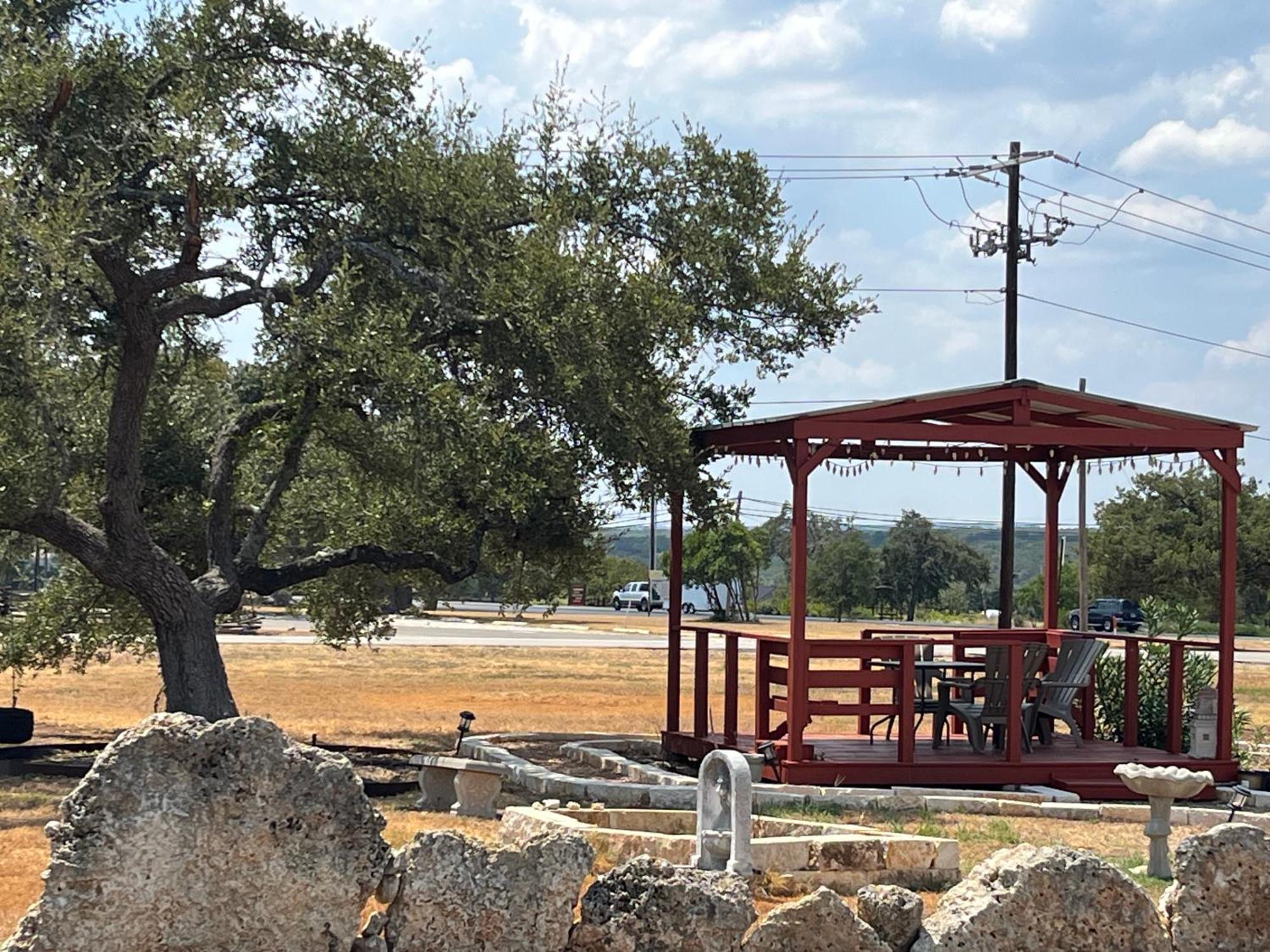Outpost Motel Dripping Springs Exterior foto